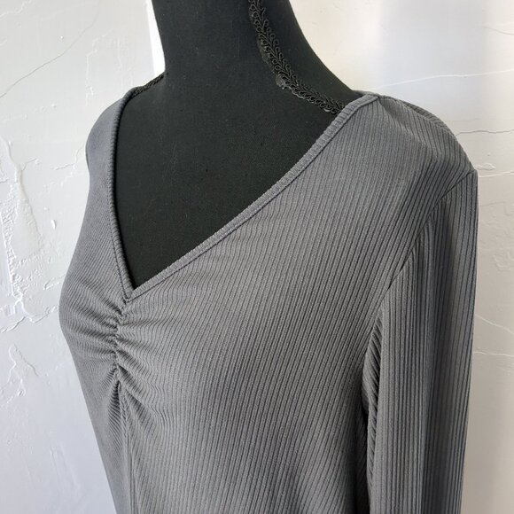 Torrid Cinch Front Top Rib Slate Ribbed Longline Charcoal V-Neck Stretch Tee - Picture 5 of 15